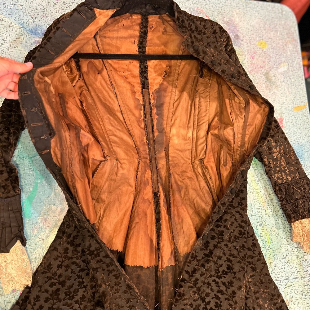 1900s Antique Velvet Dress - Picture 3 of 16